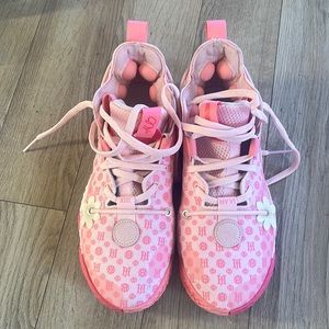 Barely used Harden volume 6 monogram